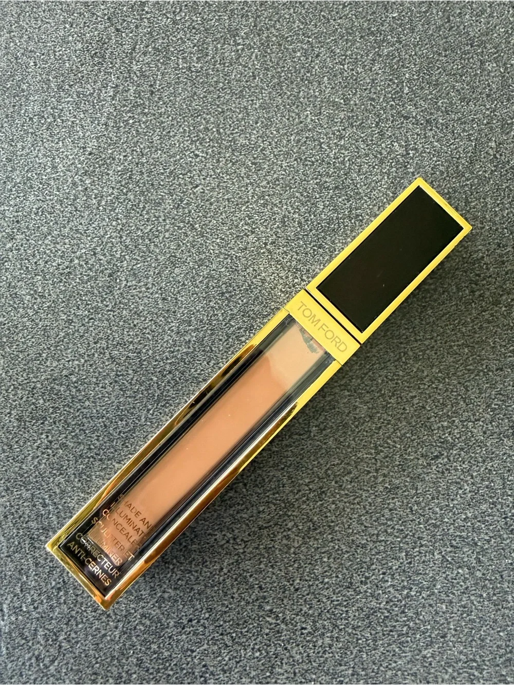 Tom Ford Shade and Illuminate Concealer — 4W0 Hazel